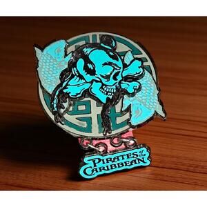 Disney pin 53493 Pirates of the Caribbean blue dangle skull fis pin on pin